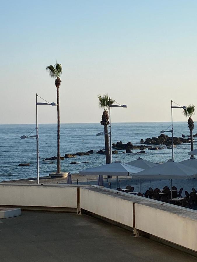 Beachside Apartment In Kato Paphos Lighthouse 81 Luaran gambar