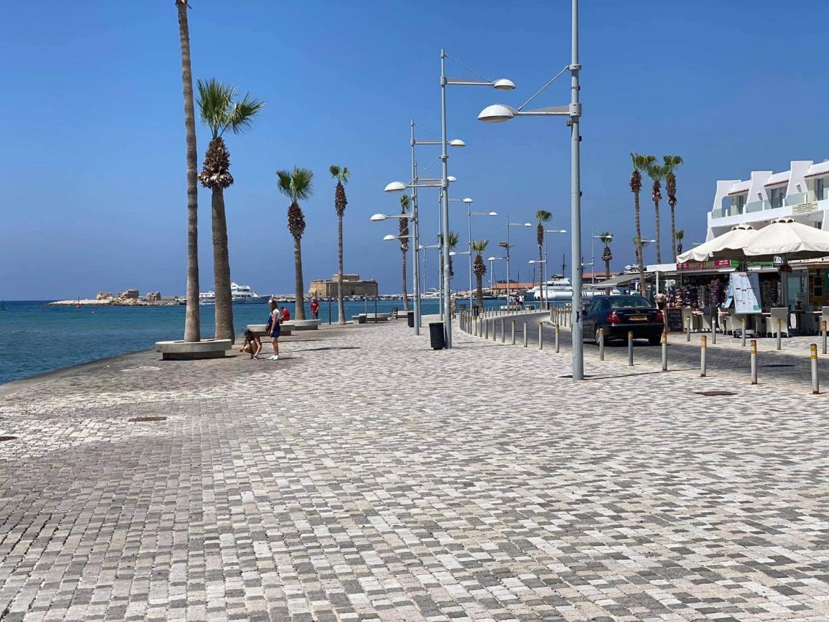 Beachside Apartment In Kato Paphos Lighthouse 81 Luaran gambar