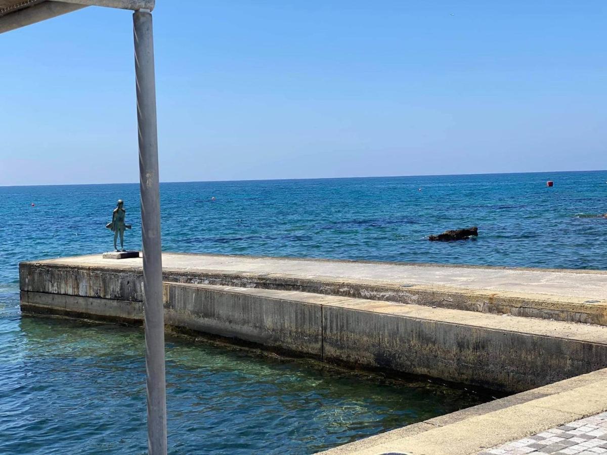 Beachside Apartment In Kato Paphos Lighthouse 81 Luaran gambar
