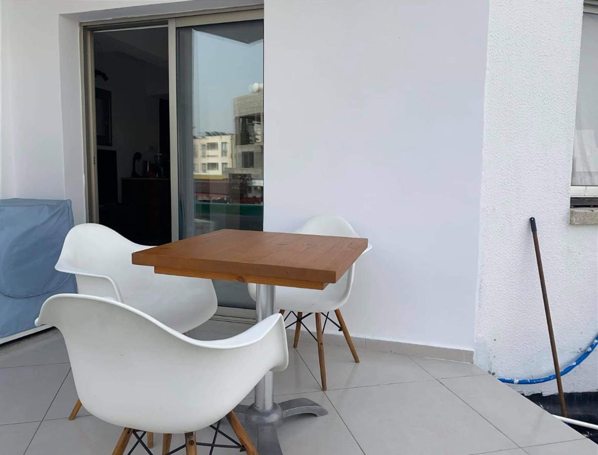 Beachside Apartment In Kato Paphos Lighthouse 81 Luaran gambar