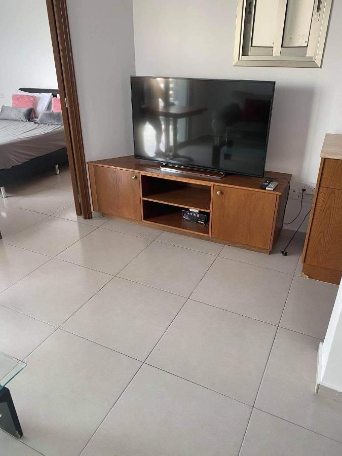 Beachside Apartment In Kato Paphos Lighthouse 81 Luaran gambar